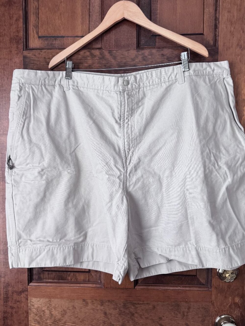 Columbia Light Khaki Shorts w/ Pockets Size 50